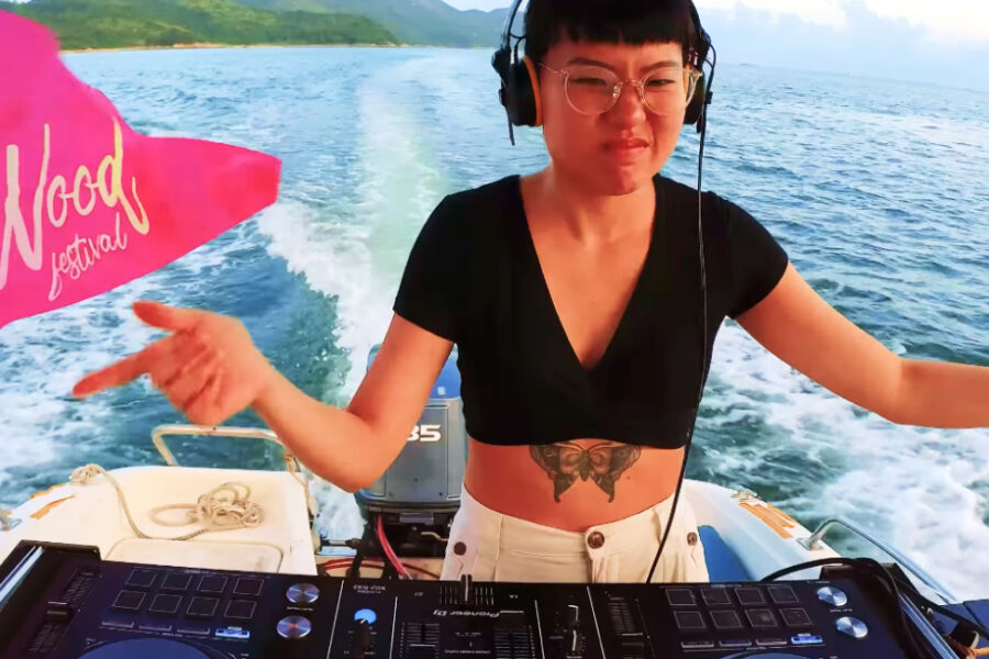 Just Bee Djing on Lady Wray